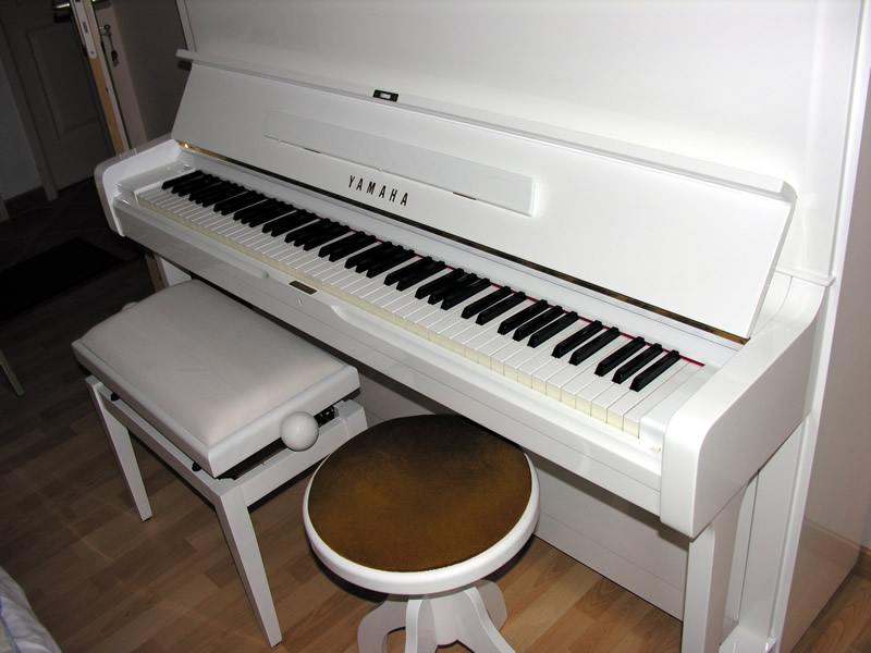 Photo annonce YAMAHA U1 laque Blanc brillant