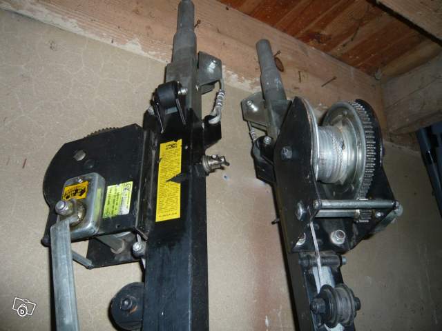 Photo annonce 2 pied a treuil automatique Mobil Tech