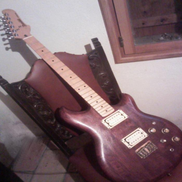 Photo : Ibanez SB70 custom 1982