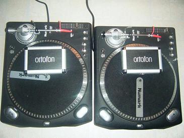 Photo annonce 2 platine Numark TT500 & 2 coffrets Ortofon