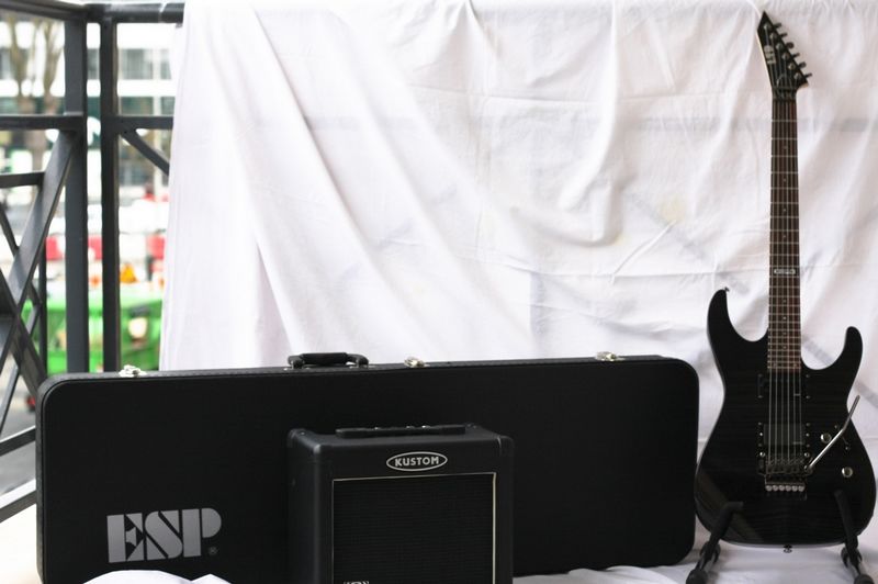 Photo annonce ESP LTD M100FM & EMG HZ + Ampli