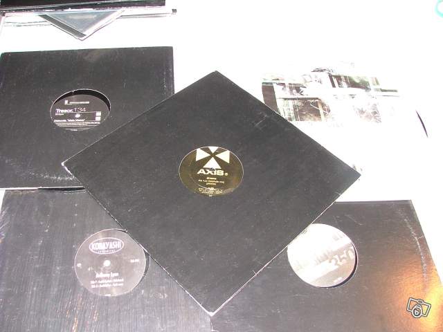 Photo annonce LOT DE VINYLES TECHNO DE 96 A 2000