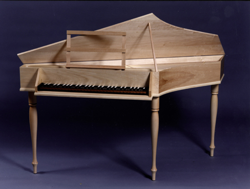 Photo : Clavecin a 3 pieds Epinette Marc Ducornet