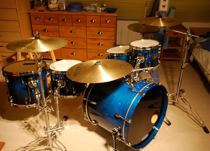 Photo : Pearl SRX fusion 22 & Cymbales + Accessoires