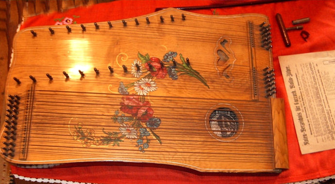 Photo annonce Cithare sur table NEUBERS VIOLIN SITHER