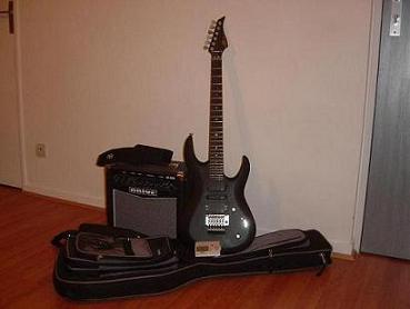 Photo annonce Guitare LAG AK 100 & Accessoires
