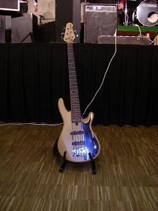 Photo annonce Yamaha BB405 5 cordes + etui