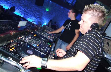 Photo annonce DJ recherche Chanteuses