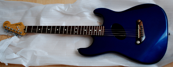 Photo annonce Fender Stratocaster Acoustasonic Deluxe Serie