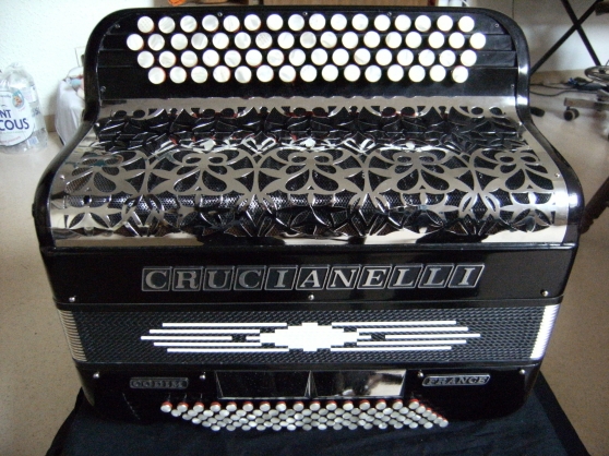 Photo annonce Accordeon Crucianelli 96 basses