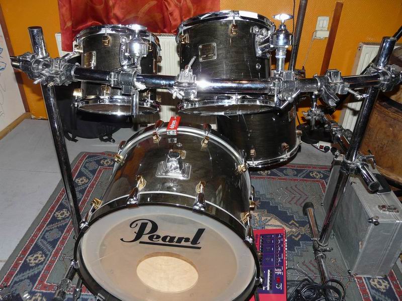 Photo : Yamaha black Maple custom