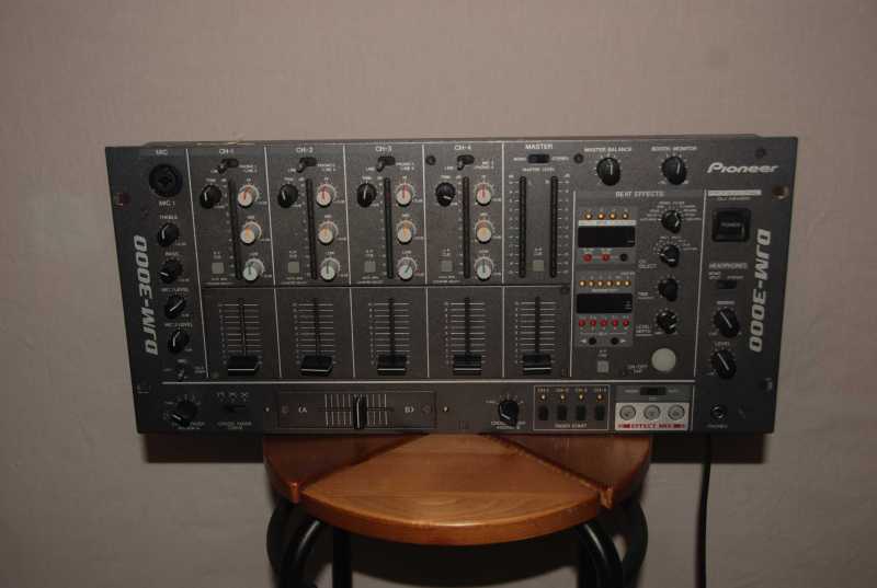 Photo annonce Console DJ Pioneer DJM 3000