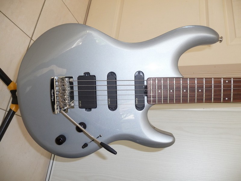 Photo annonce MUSICMAN LUKE 2 Micro EMG