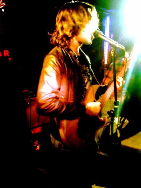 Photo annonce Batteur Bassiste Guitariste Pop rock