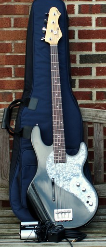 Photo annonce Line 6 Variax 700 bass & Accessoires