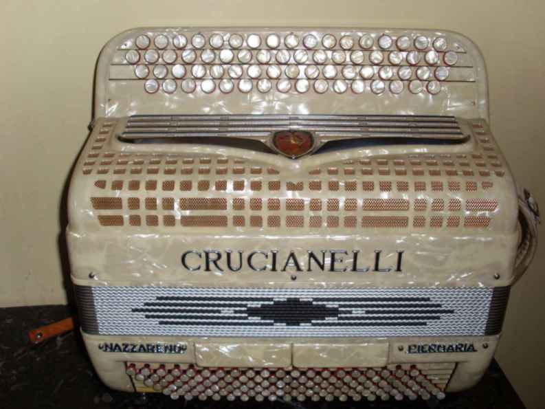 Photo annonce Accordeon Crucianelli & Etui