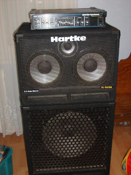 Photo : Hartke 350 watts & baffle 2x10 + 1x15