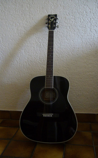Photo annonce Guitare Folk Yamaha FG 423 S & Housse