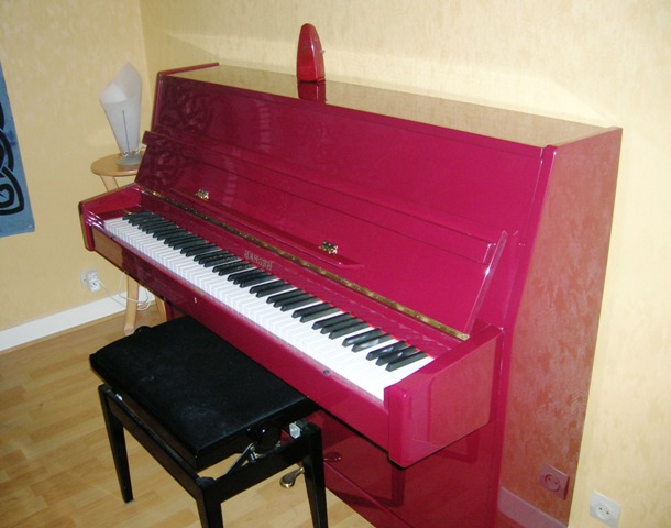 Photo annonce Piano droit Hansen 108 laque rouge