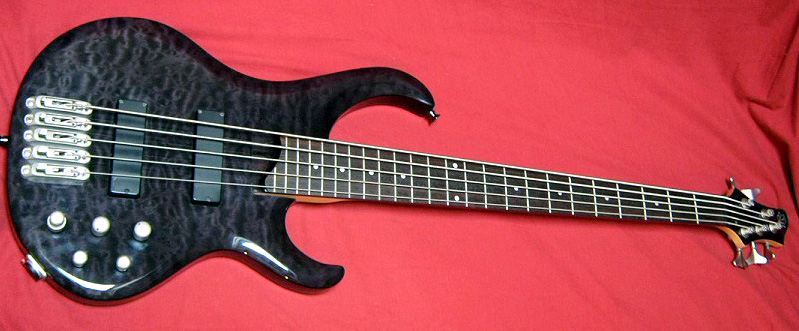 Photo : IBANEZ basse 5 codes BTB405