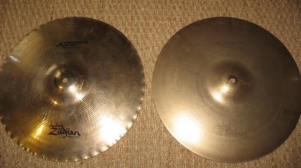 Photo : Zildjian Avedis Hi Hat Mastersound 14