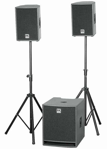 Photo : HK Audio lucas 2000 & table Makie + Fx Roland
