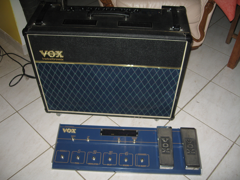 Photo annonce AMPLI VOX VALVETRONIX 120 W