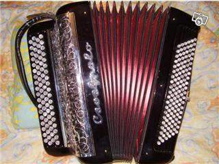 Photo annonce Accordeon Cavagnolo noir 120 basses