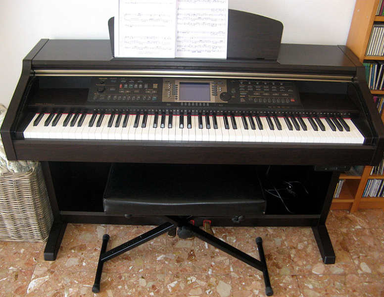 Photo : Yamaha Clavinova CVP 203