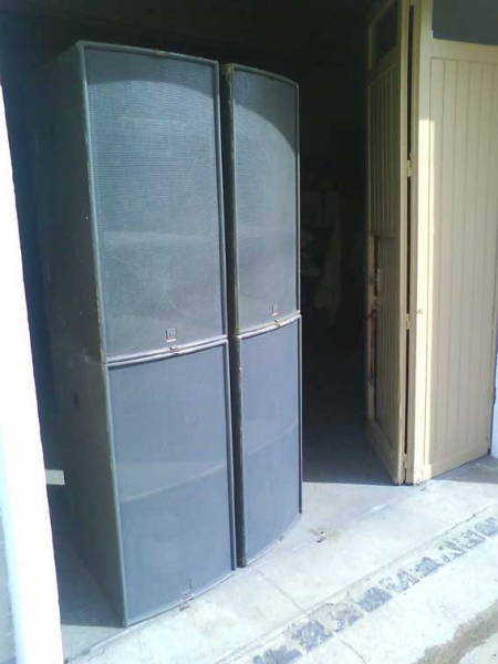 Photo annonce Facade Touring MARTIN AUDIO W8