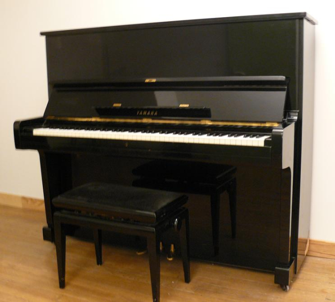Photo annonce Yamaha U2 noir & Tabouret