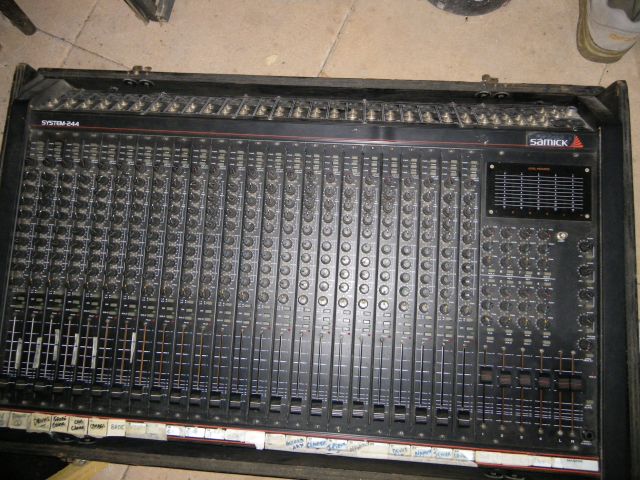 Photo : Table Mixage SAMICK 24