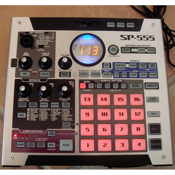 Photo : Roland SP 555 Sequenceur Sampleur