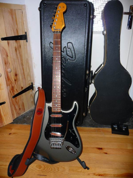 Photo annonce Fender Strat us custom floyd copperhead
