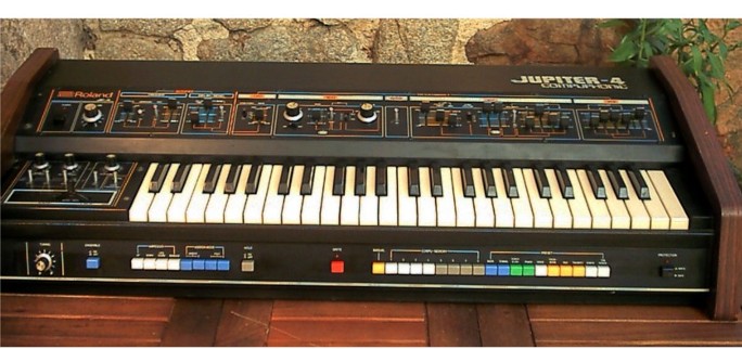 Photo annonce Roland Jupiter 4 analogique