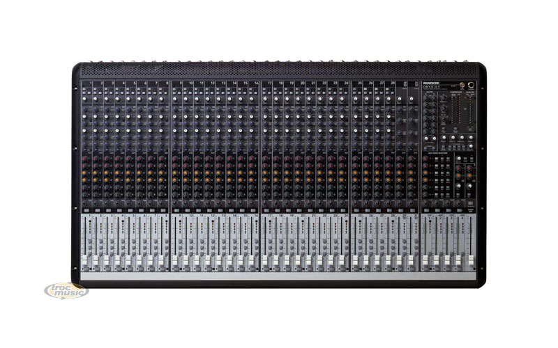 Photo : Console MACKIE ONYX 32