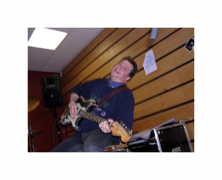 Photo annonce Guitariste cherche formation pop rock variete