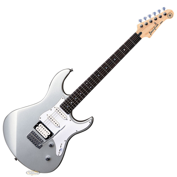 Photo annonce Yamaha Pacifica & ampli Roland