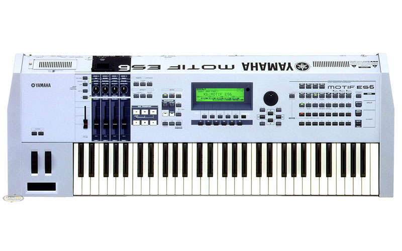 Photo annonce Yamaha Motif ES6 & flycase + pied