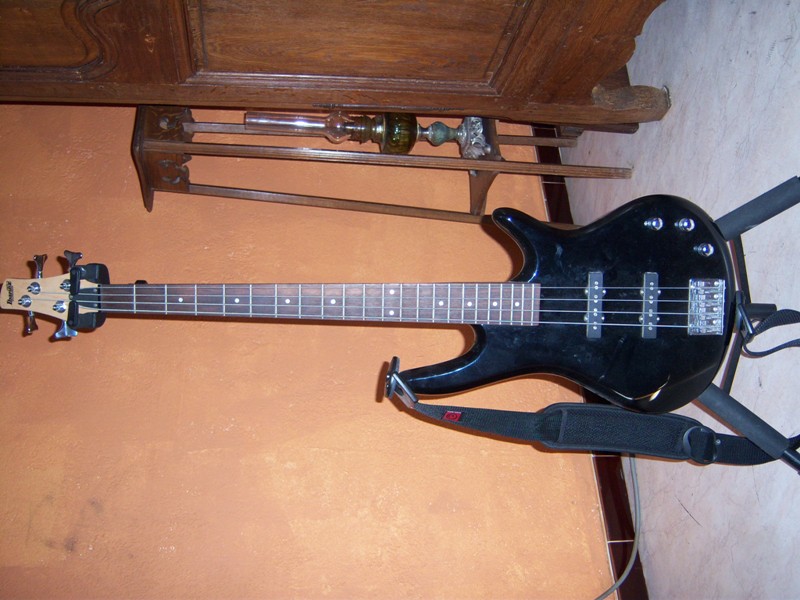 Photo annonce Basse Electrique Ibanez & Housse matelassee