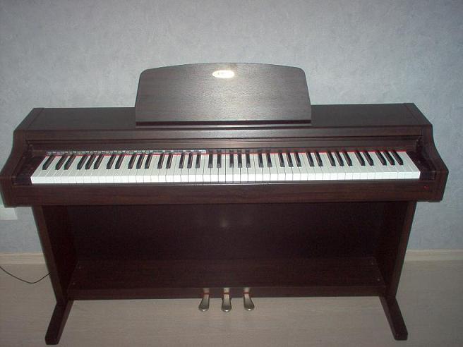 Photo : PIANO KAWAI CN 1