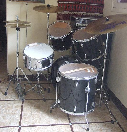 Photo : Batterie PEARL Export Noire & Cymbales