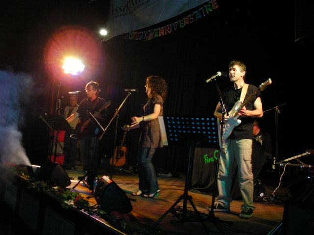 Photo annonce Chanteuse pour trio soirees dansantes pub