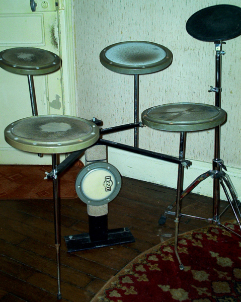Photo : REMO Practice Drum Set