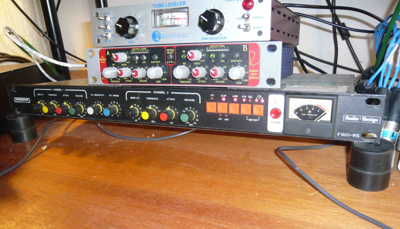 Photo : LIMITEUR STEREO ADR F601 RS