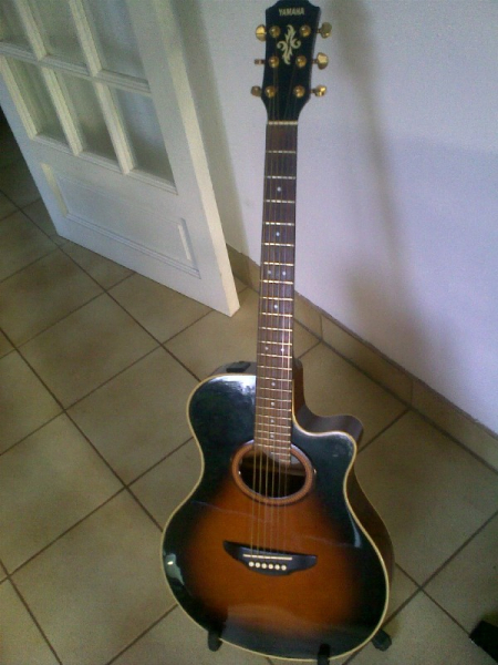 Photo annonce Yamaha Apx Sunburst