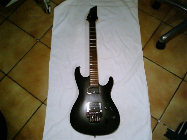 Photo : Ibanez S 320