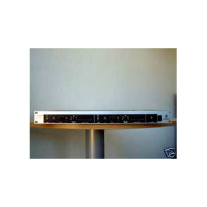 Photo annonce Behringer ULTRAGAIN Mic 2000