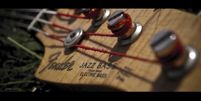 Photo : Fender Jazz Bass fretless Reissue 60