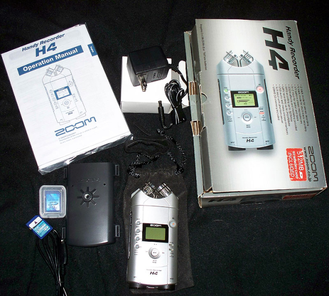 Photo : Zoom H4 & carte 2 Go